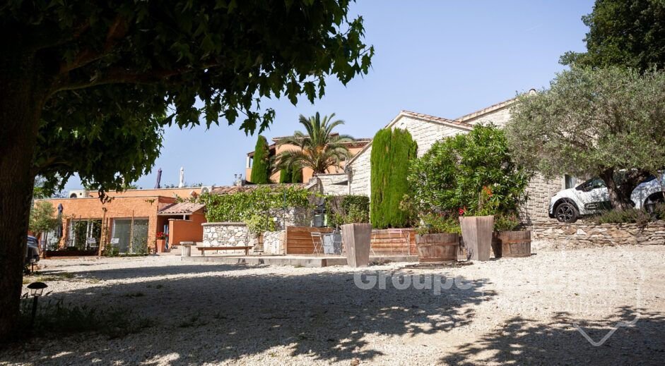 Villa in Saint-Martin-d'Ardeche, Auvergne-Rhône-Alpes, France 1 - 15959025