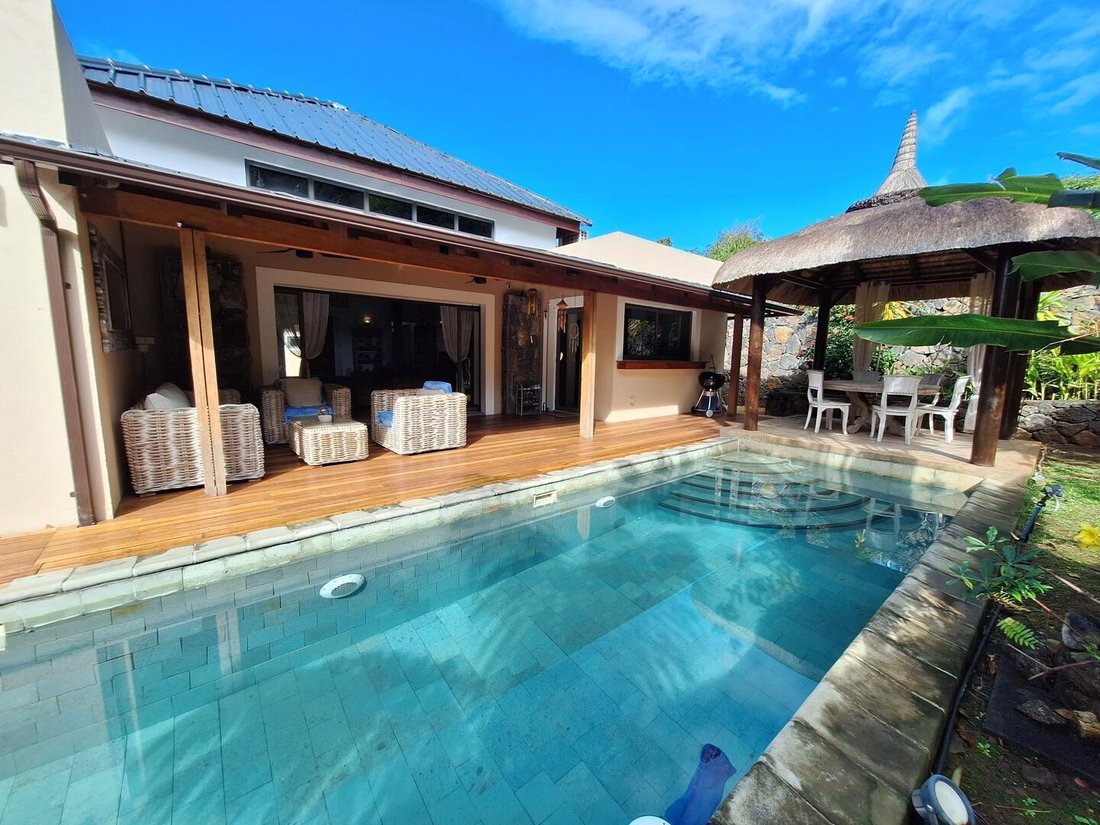 Villa in Grande Riviere Noire, Rivière Noire District, Mauritius 2 - 15959339