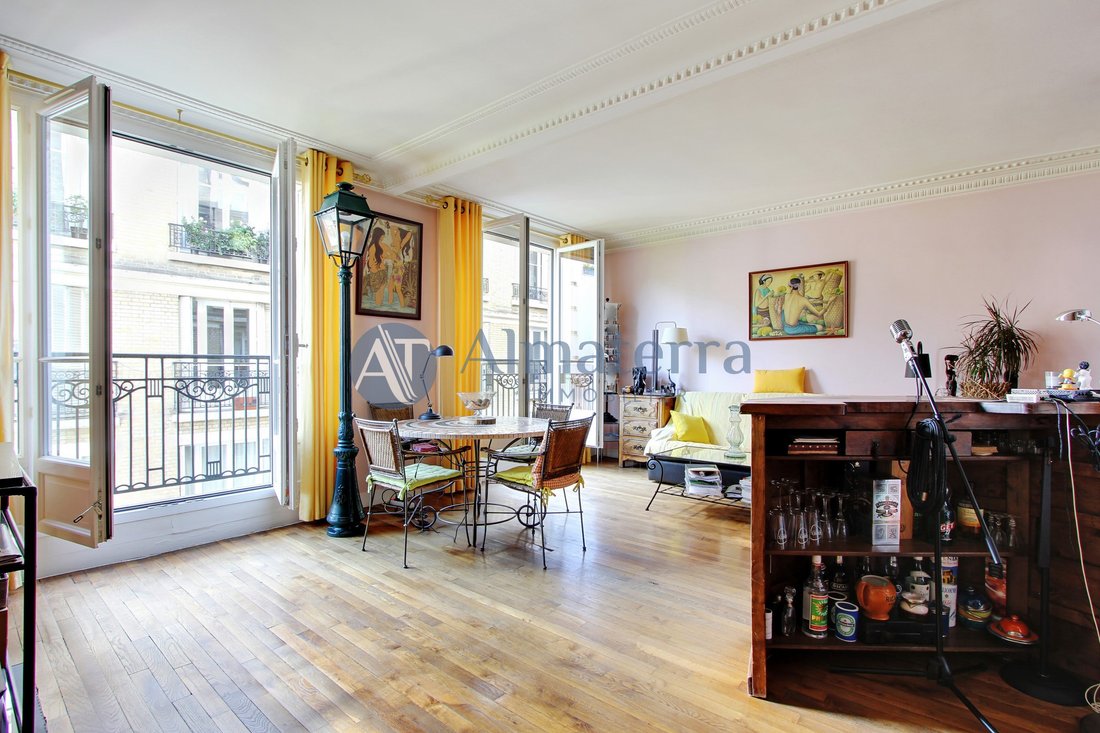 Apartment in Lorette-Martyrs, Paris 9e Arrondissement, Paris 3 - 15959801