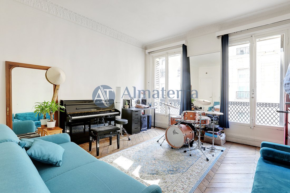 Apartment in Lorette-Martyrs, Paris 9e Arrondissement, Paris 4 - 15960224