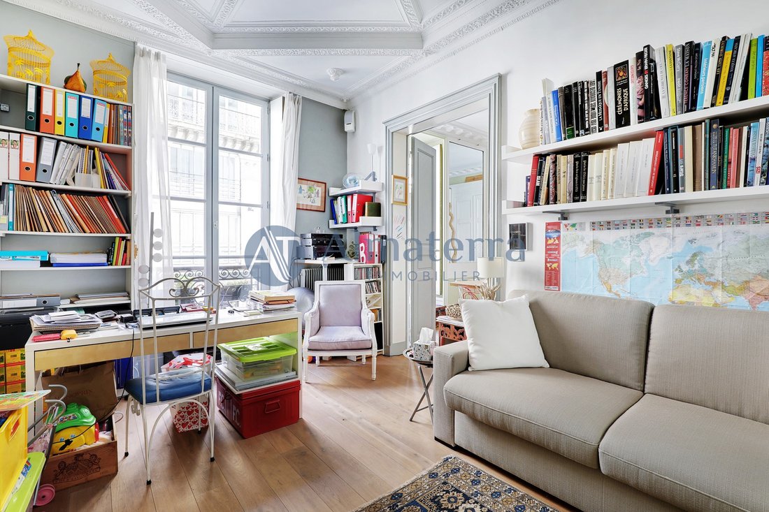Apartment in Lorette-Martyrs, Paris 9e Arrondissement, Paris 4 - 15959738