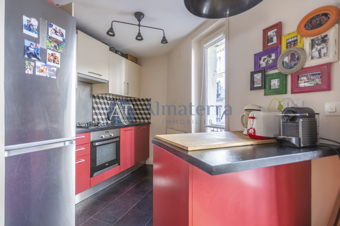 Apartment in Lorette-Martyrs, Paris 9e Arrondissement, Paris 3 - 15960676
