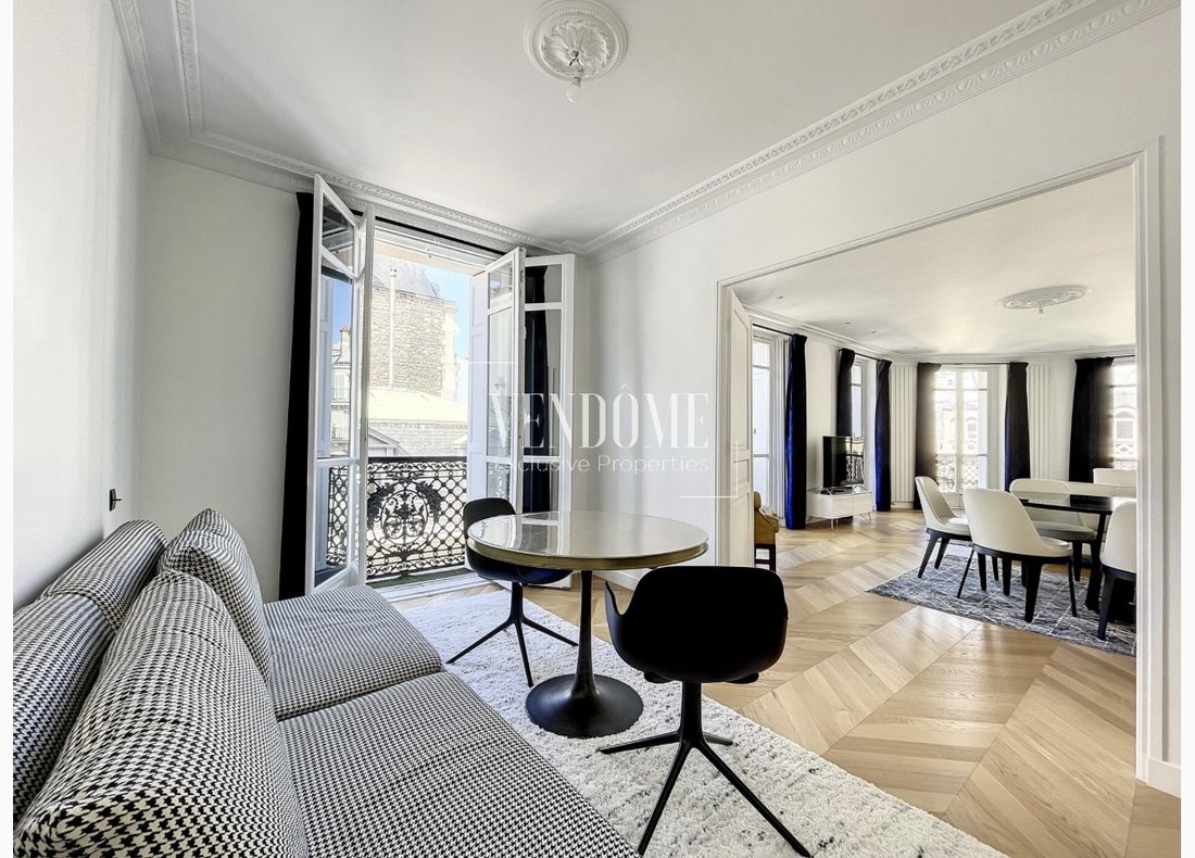 Apartment in Montorgueil-Saint Denis, Paris 2e Arrondissement, Paris 5 - 15959807