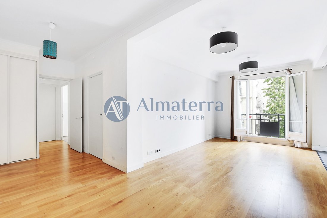 Apartment in Lorette-Martyrs, Paris 9e Arrondissement, Paris 1 - 15960322