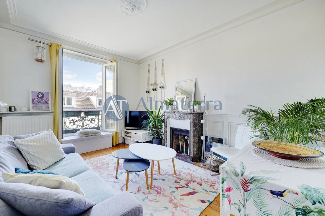 Apartment in Lorette-Martyrs, Paris 9e Arrondissement, Paris 1 - 15959118