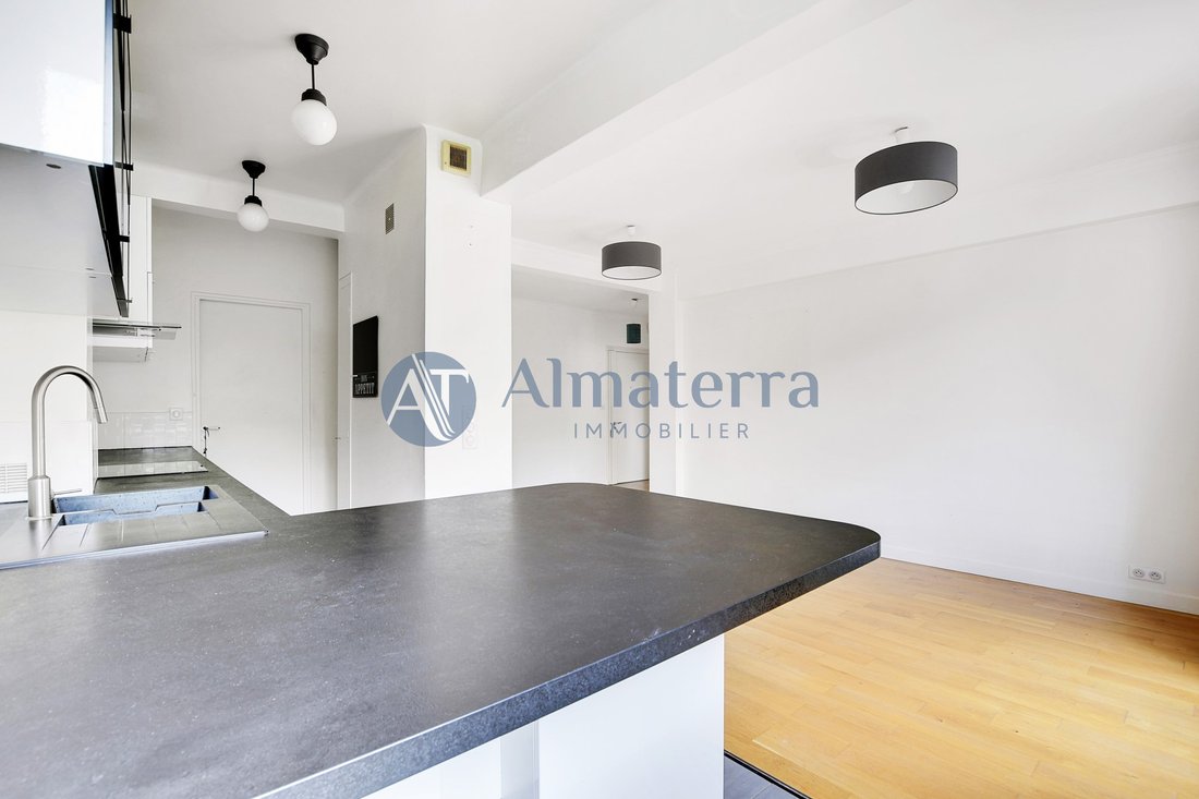 Apartment in Lorette-Martyrs, Paris 9e Arrondissement, Paris 5 - 15960322