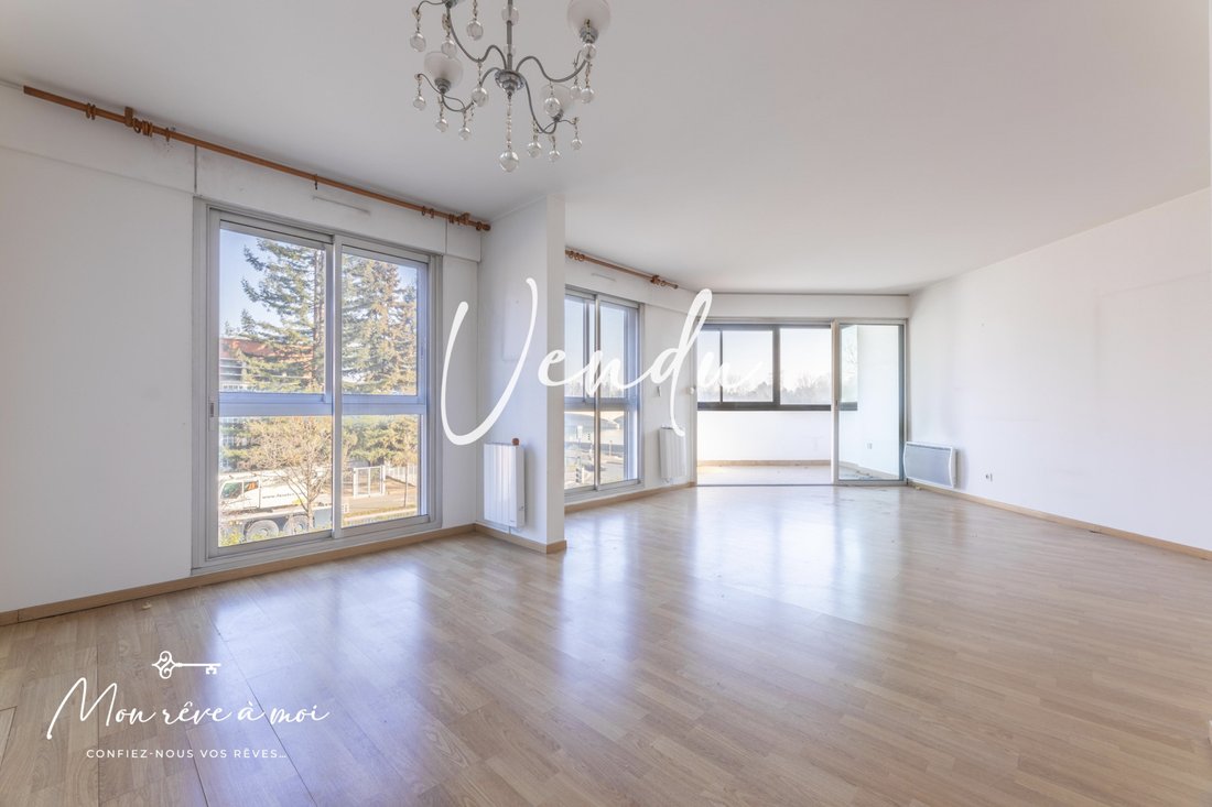 Apartment in Plateau Ouest, Suresnes, France 1 - 15960749