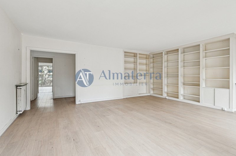 Apartment in Montorgueil-Saint Denis, Paris 2e Arrondissement, Paris 4 - 15960362