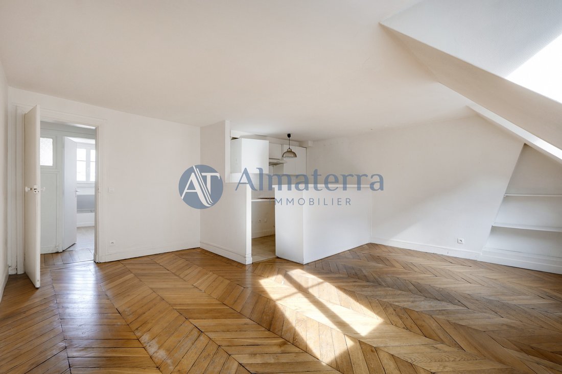 Apartment in Lorette-Martyrs, Paris 9e Arrondissement, Paris 2 - 15960027