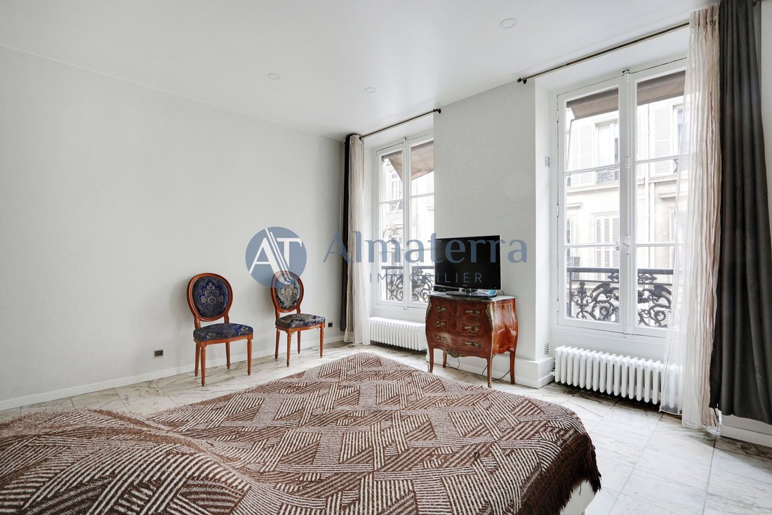 Apartment in Lorette-Martyrs, Paris 9e Arrondissement, Paris 3 - 15959423