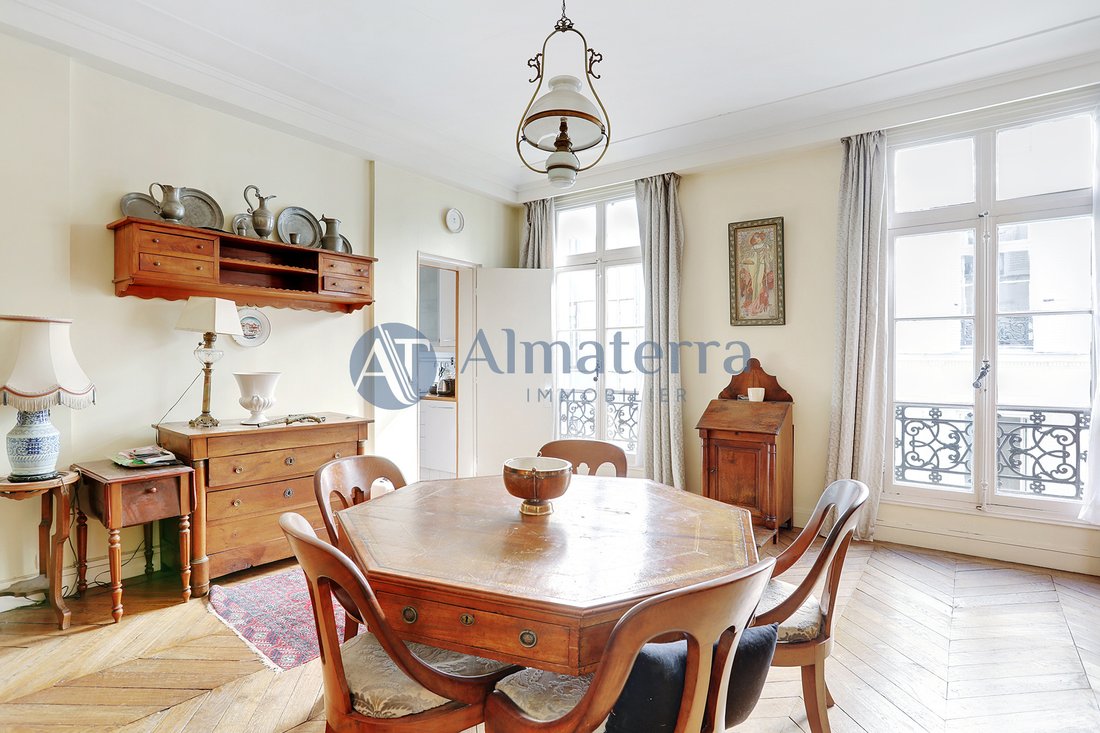 Apartment in Lorette-Martyrs, Paris 9e Arrondissement, Paris 2 - 15960224