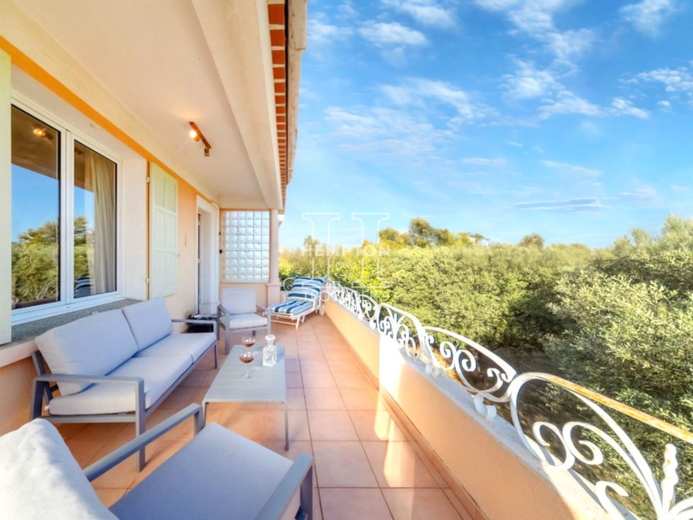 Estate in Nord, Sanary-sur-Mer, France 3 - 15960438
