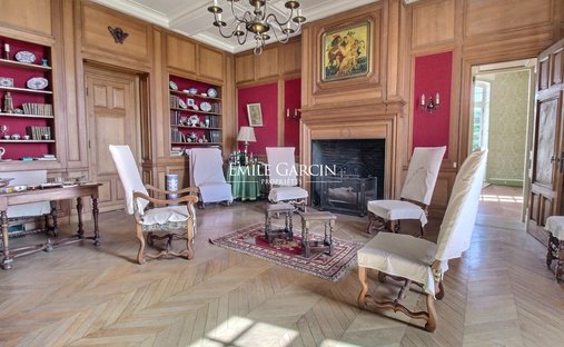 Castle for Sale in La Flèche, Pays de la Loire, France