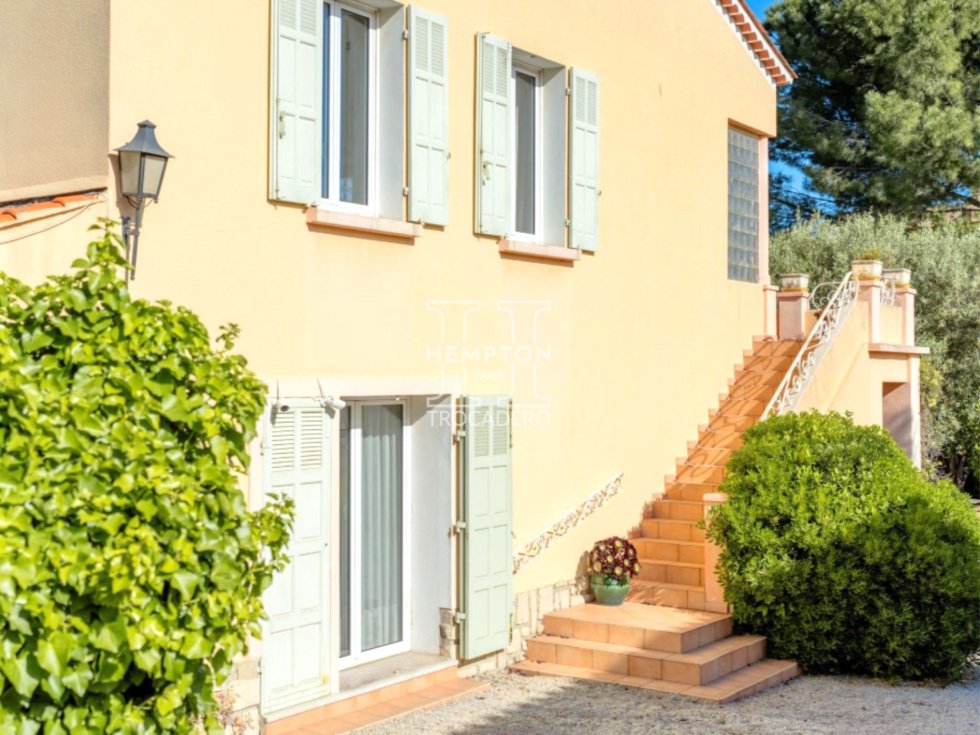 Estate in Nord, Sanary-sur-Mer, France 4 - 15960438