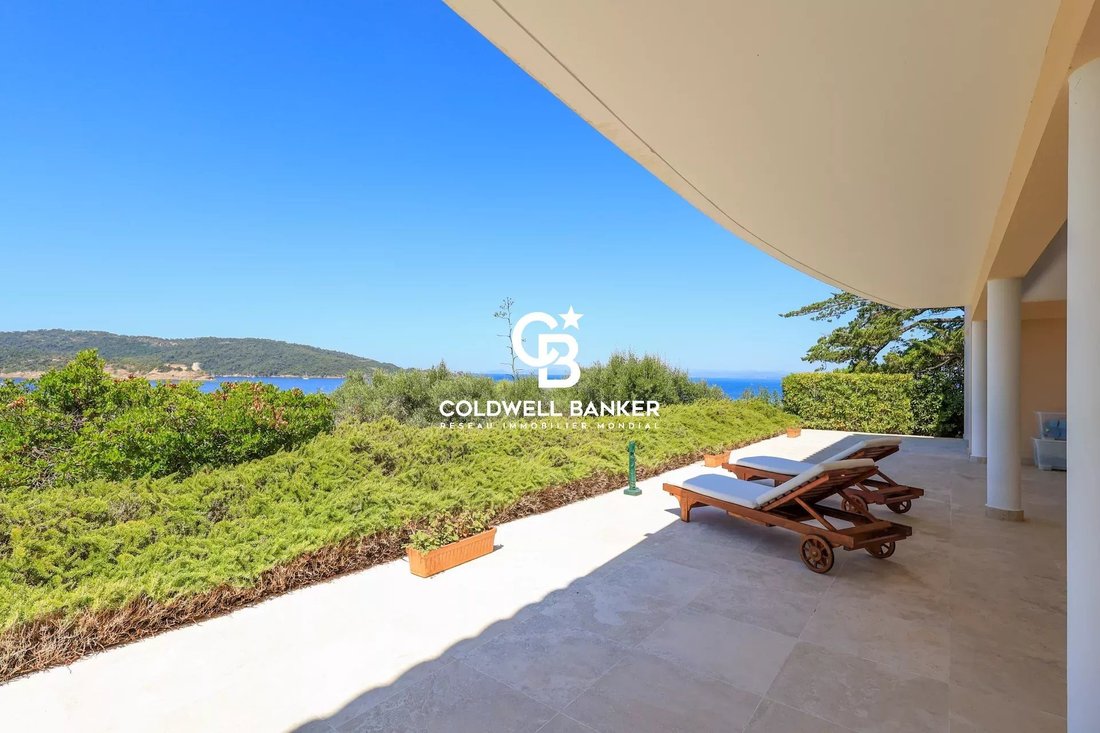 Villa in Île du Levant, Provence-Alpes-Côte d'Azur, France 4 - 15959479