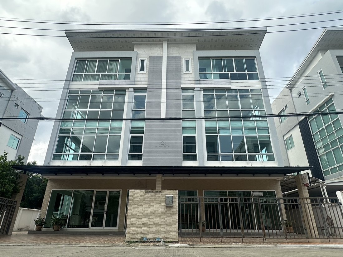 Townhouse in Bangkok, Krung Thep Maha Nakhon, Thailand 1 - 15963593