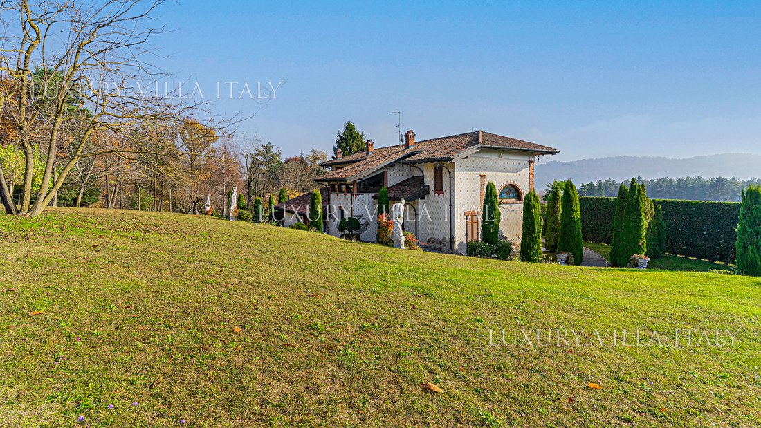 Villa in Vergiate, Lombardy, Italy 5 - 15964596