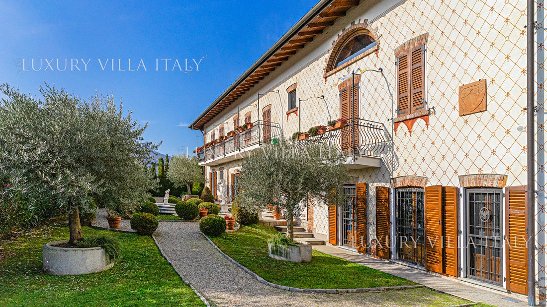 Villa in Vergiate, Lombardy, Italy 2 - 15964596