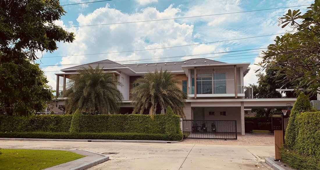 Villa in Min Buri, Bangkok, Thailand 1 - 15963551