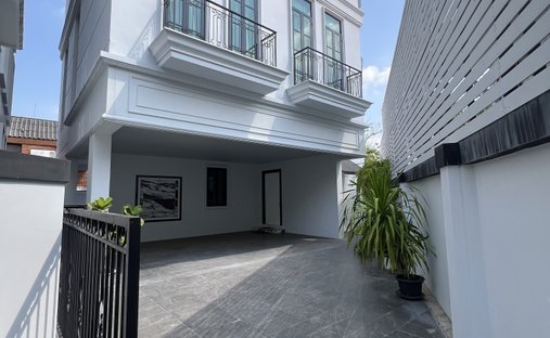 Haus in Phra Khanong Nuea, Bangkok, Thailand 1