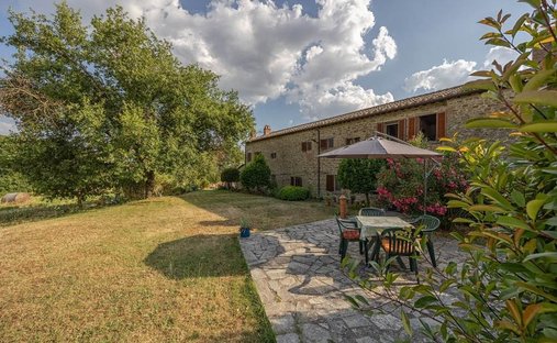 Country House in Terontola, Cortona, Tuscany 1