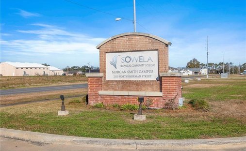Land in Jennings, Louisiana, United States 1