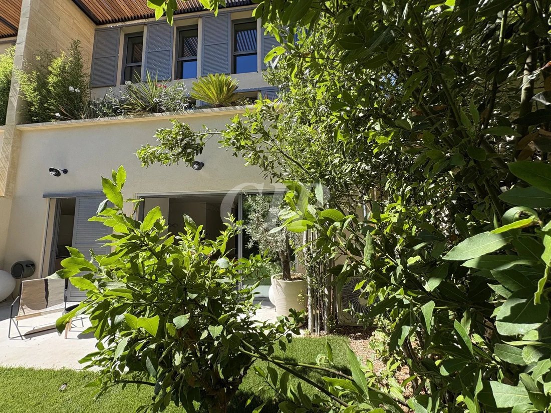 Townhouse in Mazarin-Opéra-Bellegarde-Mairie, Aix-en-Provence, France 2 - 15909583