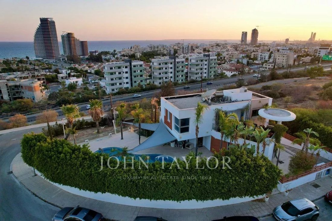 Villa in Germasogeia, Limassol, Cyprus 1 - 15961290