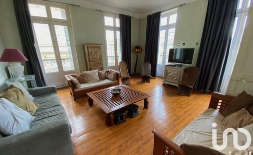 Apartment in Hôtel de Ville-Quinconce-Saint Seurin-Fondaudège, Bordeaux, France 1