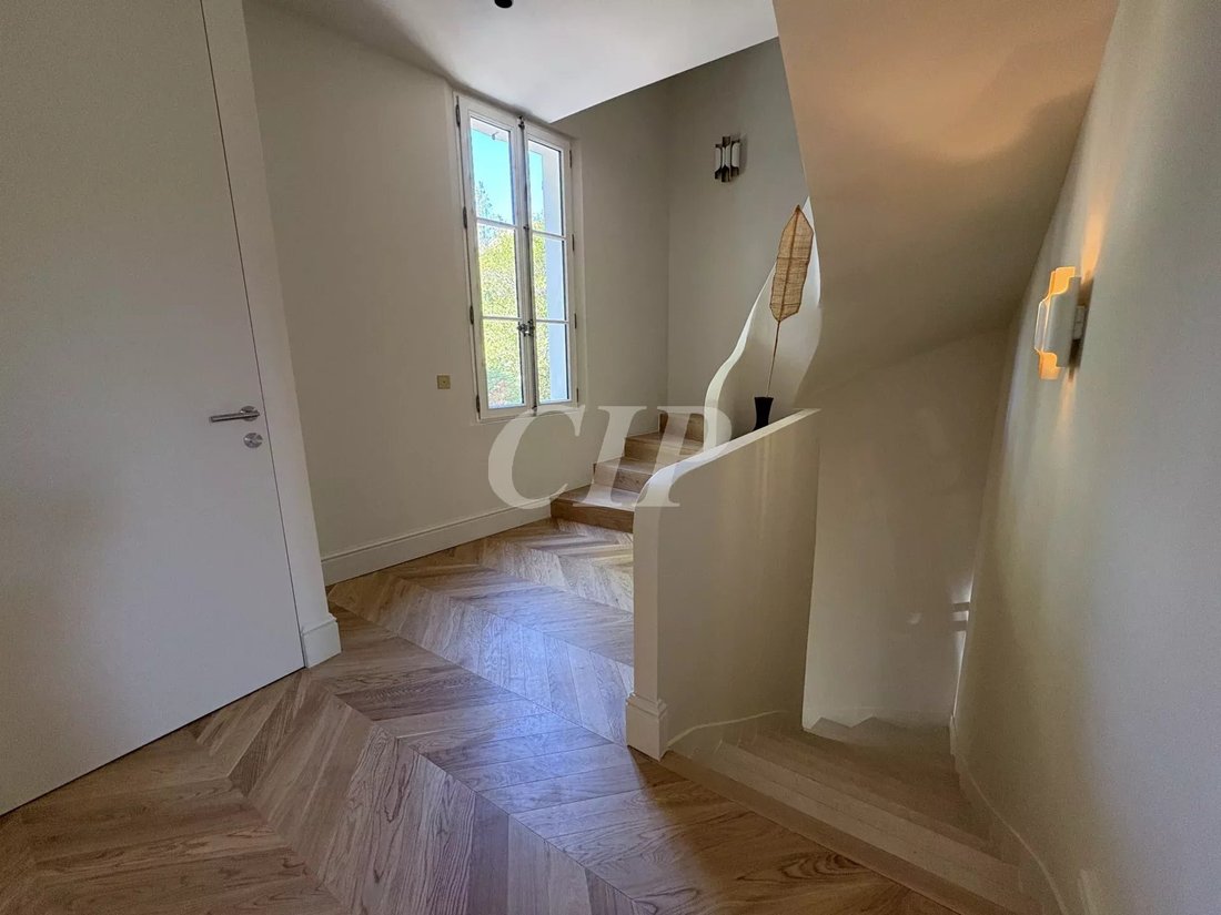 Townhouse in Mazarin-Opéra-Bellegarde-Mairie, Aix-en-Provence, France 4 - 15909583