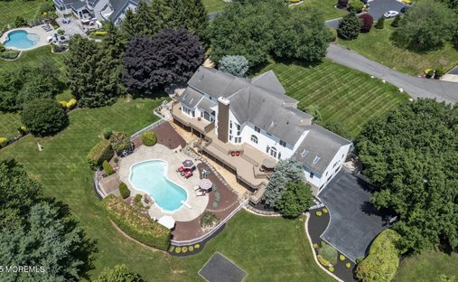 House in Manalapan Township, New Jersey, United States 1