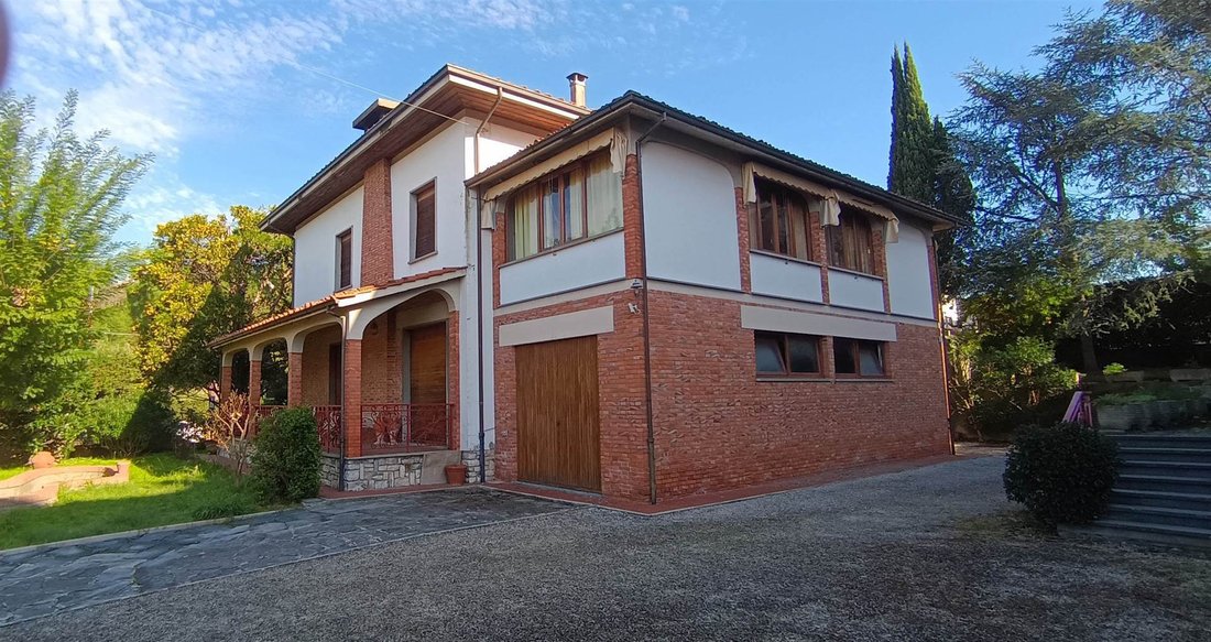 Villa in Borgo a Buggiano, Tuscany, Italy 1 - 15962118