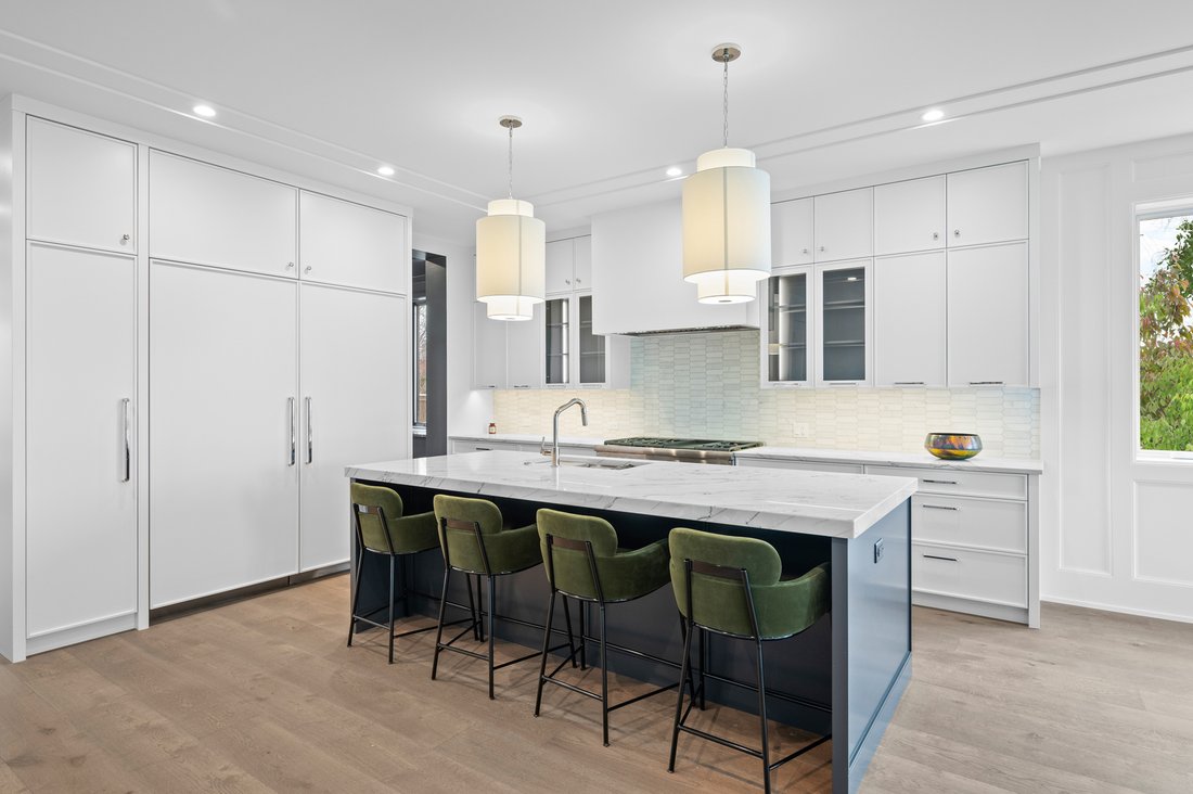 Curated visual reference: Stunning Lincoln Park Penthouse In Chicago Illinois United States For Photo Inspiration