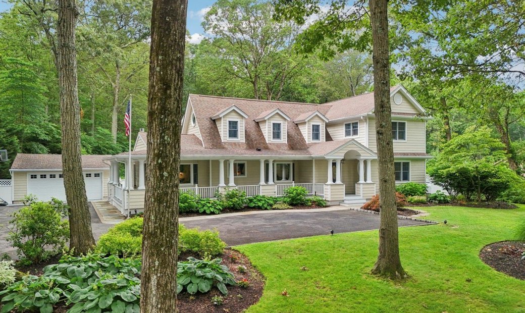 Exquisitely Expanded Farm Ranch In Huntington Station, New York, United ...