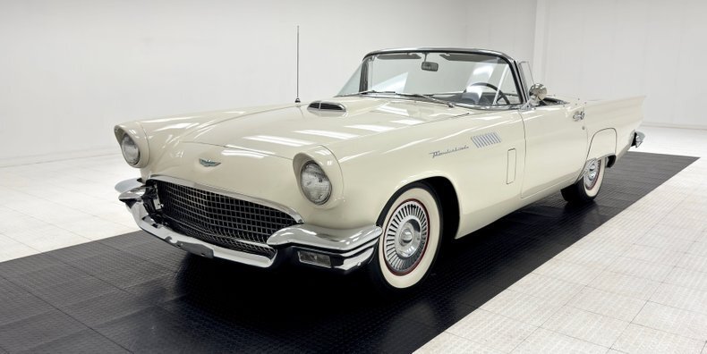 Cabriolet in Morgantown, United States 3 - 15964170