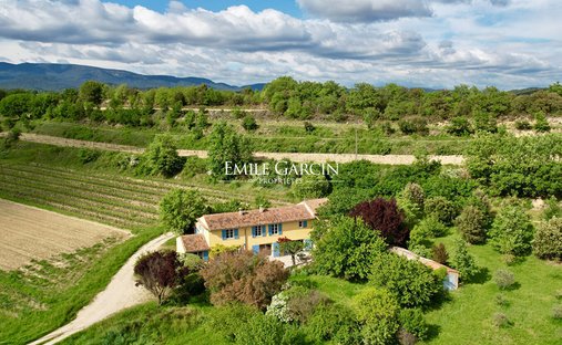 Villa in La Tour-d'Aigues, Provence-Alpes-Côte d'Azur, France 1