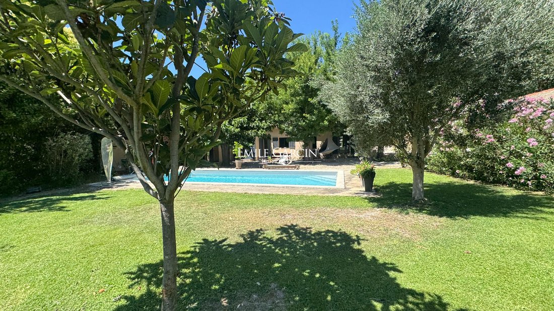 Villa in Granettes-Jauberte-Sainte Anne, Aix-en-Provence, France 1 - 15960790