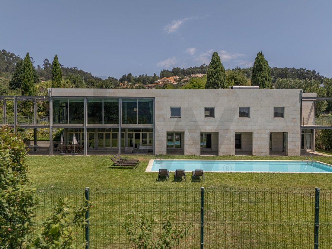 Townhouse in Abragao, Porto District, Portugal 1 - 15964425
