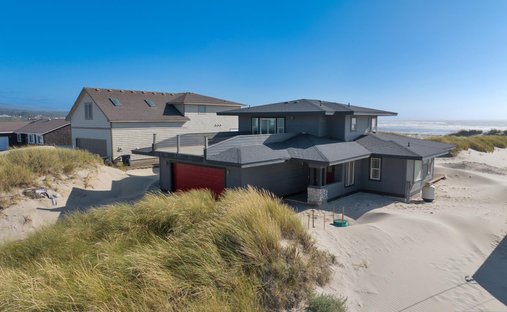 House in Waldport, Oregon, United States 1