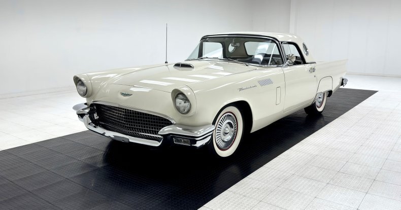 Cabriolet in Morgantown, United States 1 - 15964170