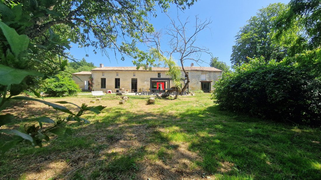 House in Prignac-et-Marcamps, Nouvelle-Aquitaine, France 1 - 15965378