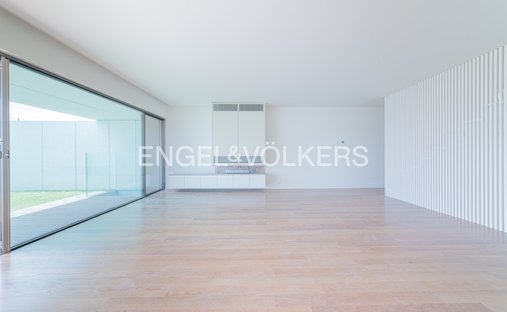 Townhouse in Alcantara, Lisbon, Portugal 1
