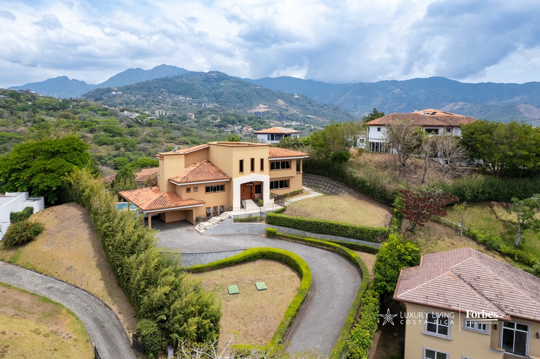 House in Santa Ana, San José Province, Costa Rica 1 - 15962254