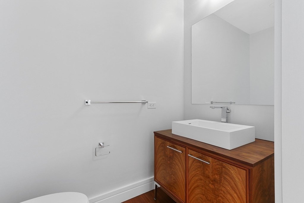 Condo in Boston, Massachusetts, United States 4 - 15965559