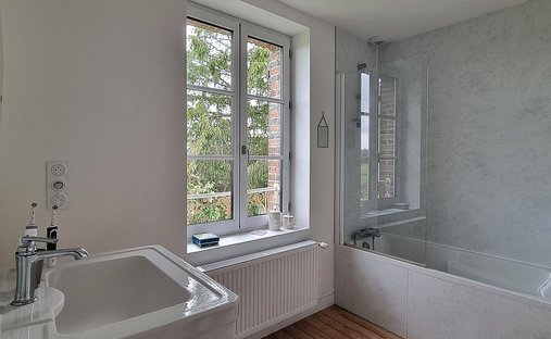 2h From Paris, In The Heart Of The Pays D’auge Area. A Listed 16th /18th Century Chateau Set In Abou