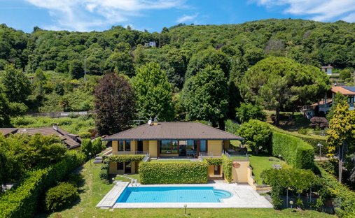 Castle for Sale in Lesa, Piedmont, Italy