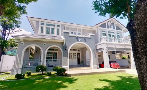 House in Racha Thewa, Samut Prakan, Thailand 1
