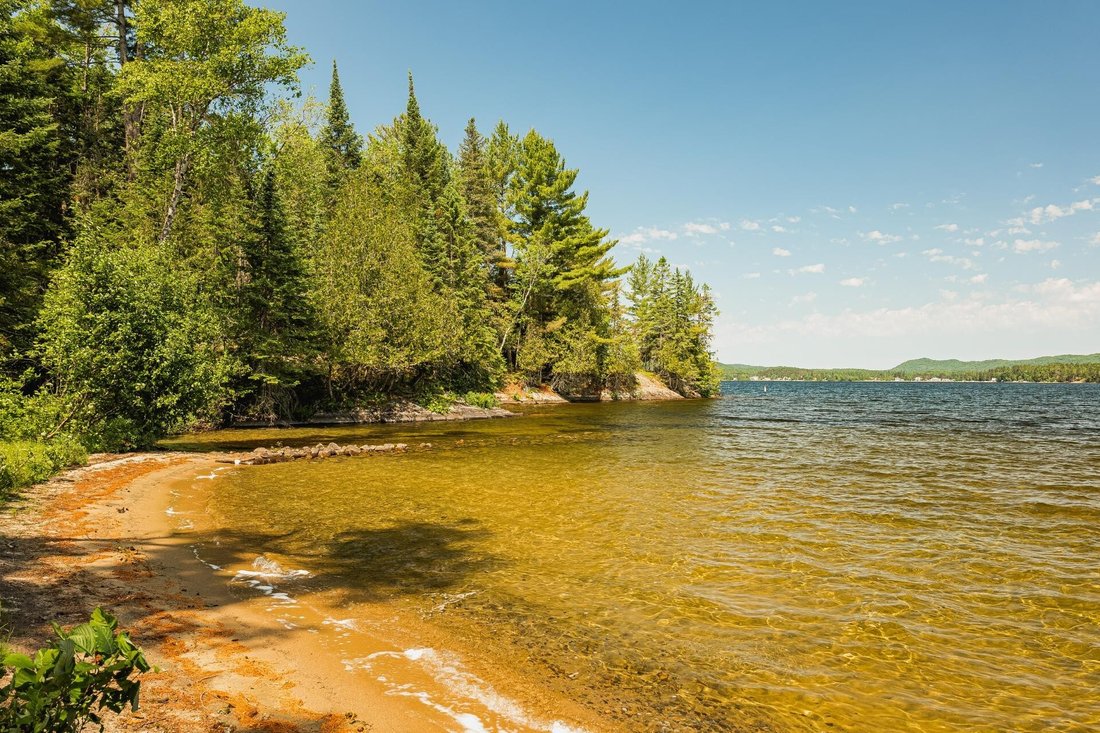 Land in Lac-des-Plages, Quebec, Canada 1 - 15968006
