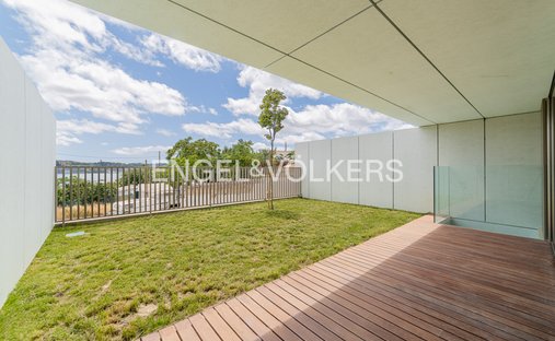 Townhouse in Alcantara, Lisbon, Portugal 1