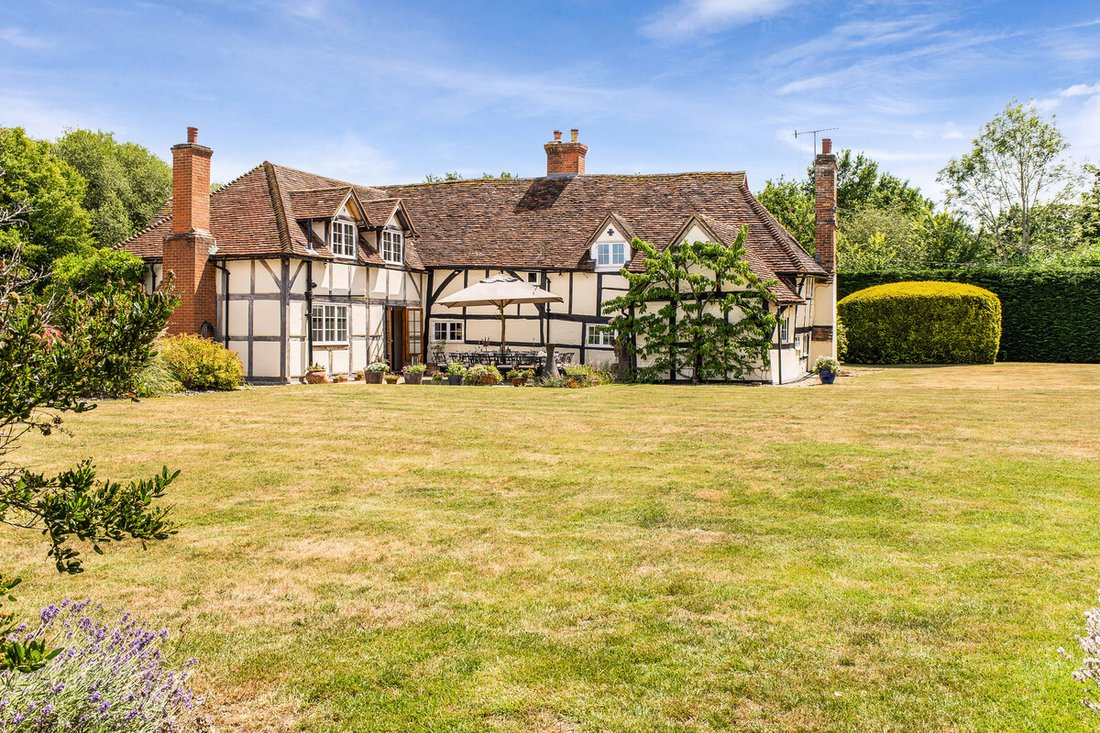 House in Whitmoor, Worplesdon, England 1 - 15967264
